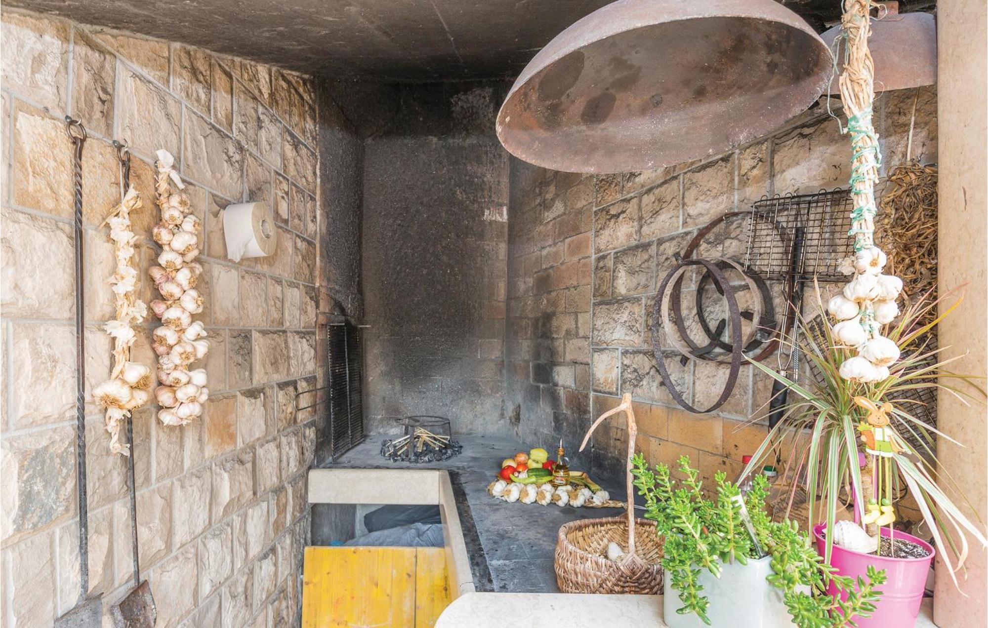 1 Bedroom Stunning Apartment In マカルスカ エクステリア 写真
